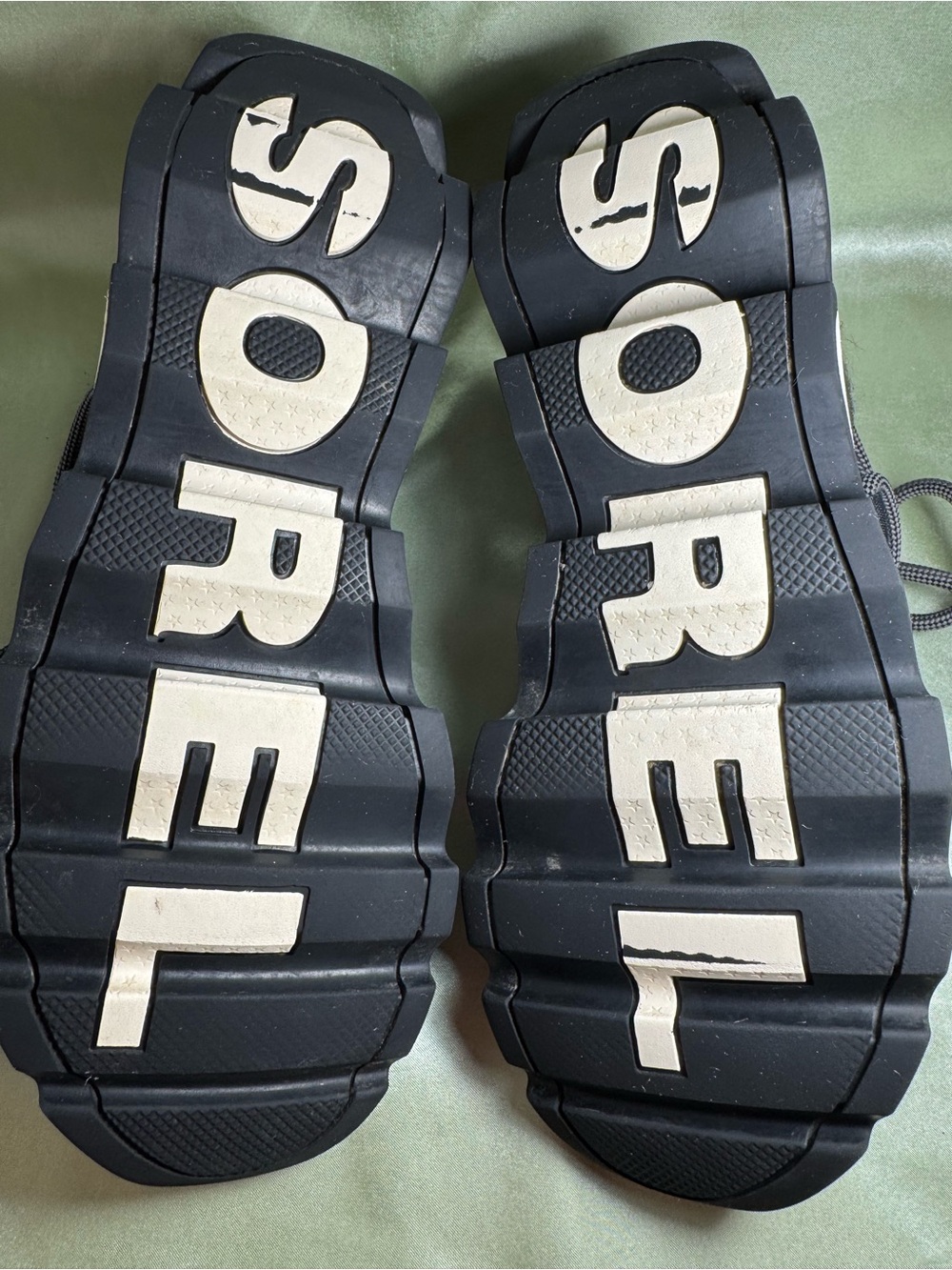 Sorel Kinetic Sneaker Black Ripple Sole NL3227-011 Womens Size 9.5 - Picture 7 of 8